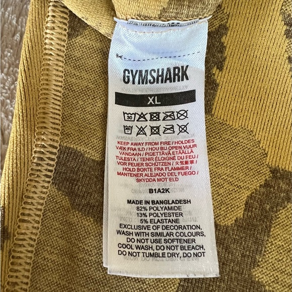 Gymshark Camo Workout Set - Picture 13 of 13